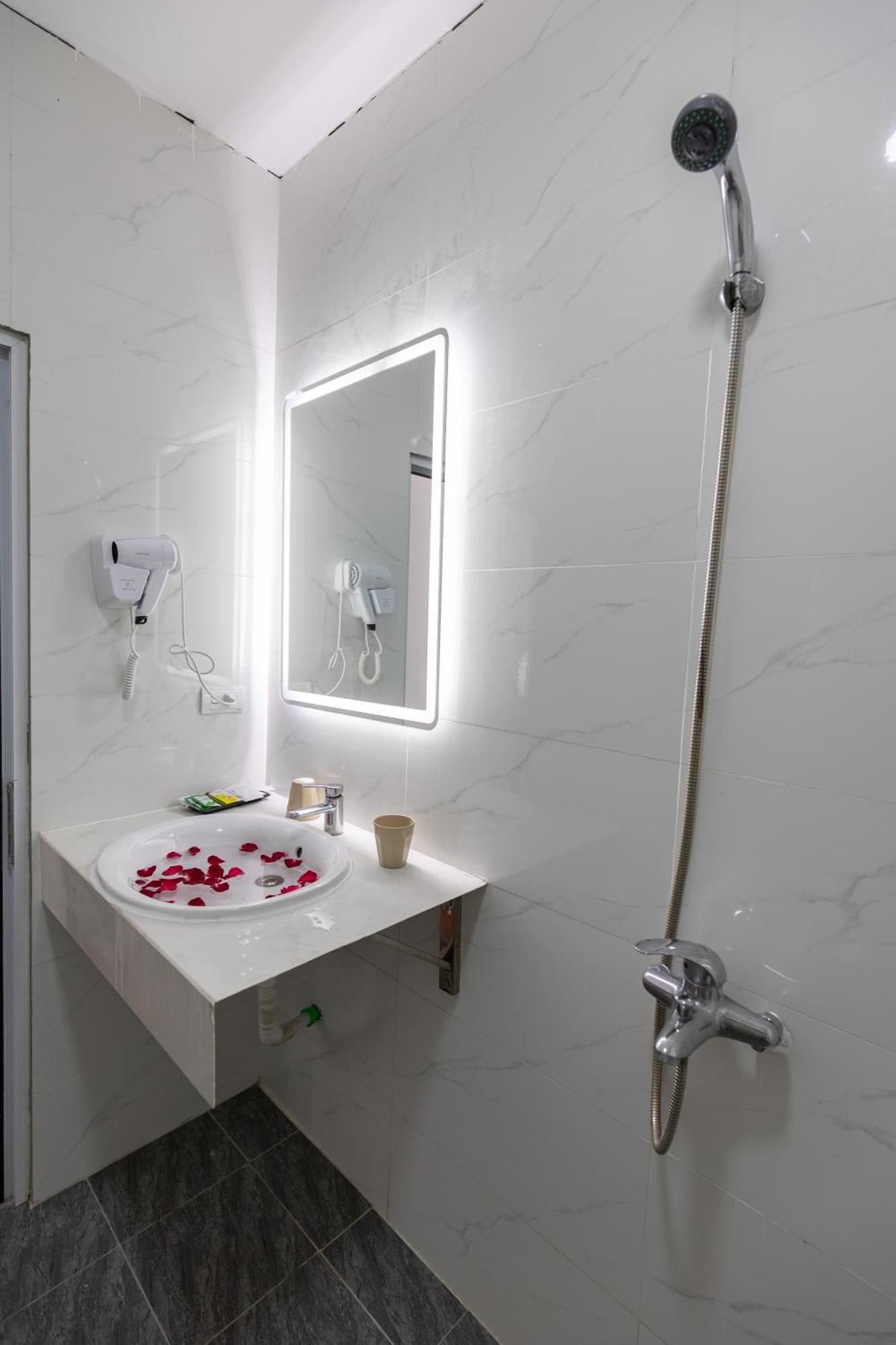 Hoang Gia Hotel Dong Anh Kültér fotó